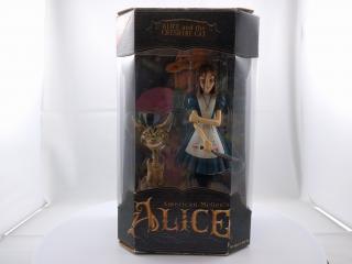 Alice and the Cheshire Cat (anime brown cat)