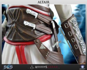 Altair 10" Vinyl Statue