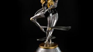 Twins 11.8" Statue (exclusive)