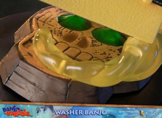 Washer Banjo 8.5" Statue
