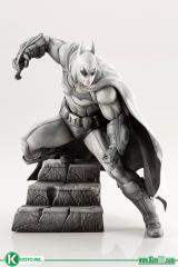 Batman ArtFX 1:10 Scale Statue (10th anniversary)