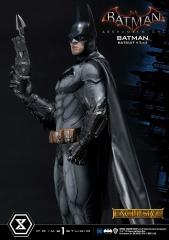 Batman Batsuit V7.43 1/3 Scale Statue (exclusive)