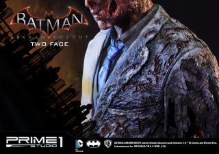 Two Face 1/3 Scale Statue (exclusive)
