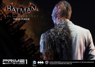 Two Face 1/3 Scale Statue (exclusive)