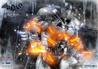 Batman XE Suit 1/3 Scale Statue (exclusive)