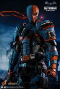 Deathstroke 1/6 Scale Figure
