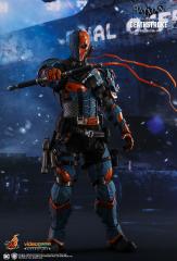 Deathstroke 1/6 Scale Figure