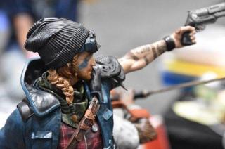 Knox & Callum 14" Statue (exclusive)