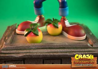 Crash Bandicoot 16" Statue (exclusive)
