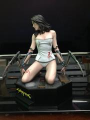Female Cyborg Statue (exclusive)