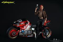 Female V 1/6 Scale Figure & Yaiba Kusanagi Sportbike Bundle