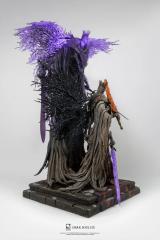 Pontiff Sulyvahn 1/7 Scale Statue (deluxe)