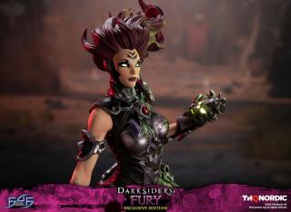 Fury 17.7" Statue (exclusive)