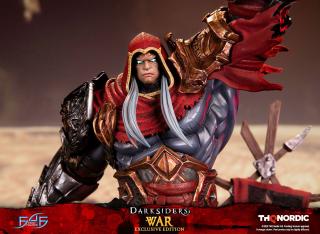 War 1/6 Scale Statue (exclusive)