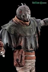 Wraith 10" Statue