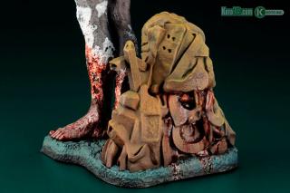 Wraith 10" Statue