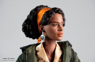 Julianna 1/6 Scale Figure