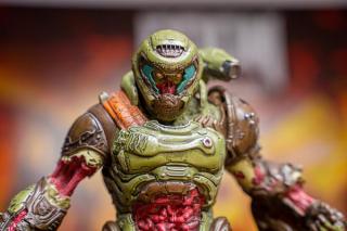 Zombie Doom Slayer 8" Statue (exclusive)
