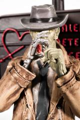 Nick Valentine 8" Statue (Fallout 4 Bundle)