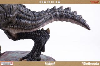 Deathclaw Statue (exclusive)