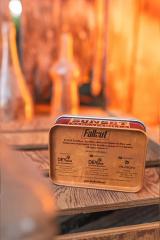 Sunset Sarsaparilla Bottle Caps w/ Tin