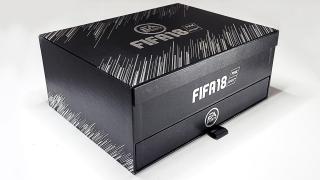 FIFA 18 PS4 Pro Case & Badge
