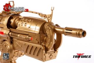 Locust Hammerburst II Full Scale Replica (gold edition)