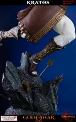 Lunging Kratos (exclusive)