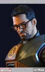 Gordon Freeman Statue