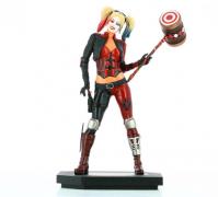 Harley Quinn 9" Statue