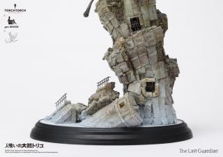 Trico 19.69" Statue