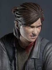 Ellie w/ Bow 8" Statue