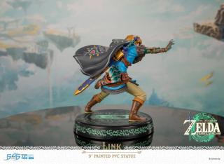 Link 9" Statue