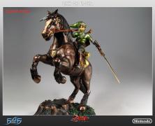 Link on Epona (exclusive)