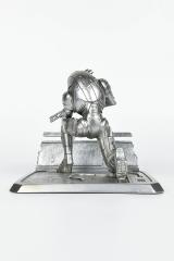 Garrus Vakarian 6" Statue (silver)