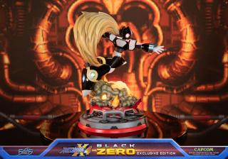 Zero 17" Statue (black / exclusive)