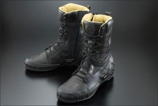 Sneaking Boots