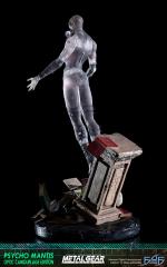 Psycho Mantis Statue (Optic Camouflage)