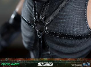 Psycho Mantis Statue