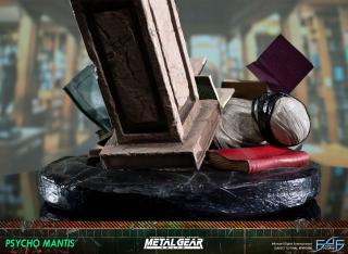 Psycho Mantis Statue