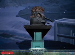 Solid Snake Grand-Scale Bust (exclusive)