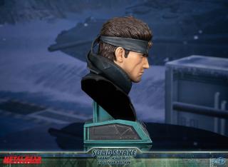 Solid Snake Grand-Scale Bust (exclusive)