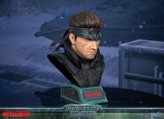 Solid Snake Grand-Scale Bust (exclusive)