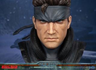 Solid Snake Life-Size Bust (exclusive)