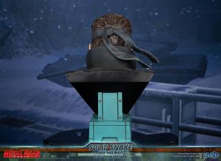 Solid Snake Life-Size Bust (exclusive)