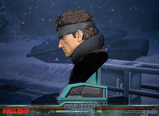 Solid Snake Life-Size Bust (exclusive)
