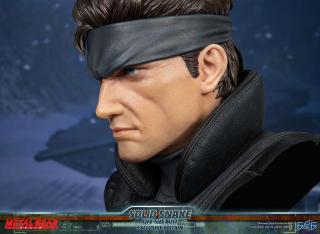 Solid Snake Life-Size Bust (exclusive)