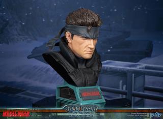 Solid Snake Life-Size Bust (exclusive)