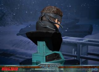 Solid Snake Life-Size Bust (exclusive)
