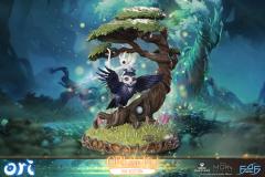 Ori & Ku 15.3" Statue (day)